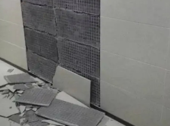 华宁瓷砖空鼓维修公司分享下华宁墙砖松动维修的知识